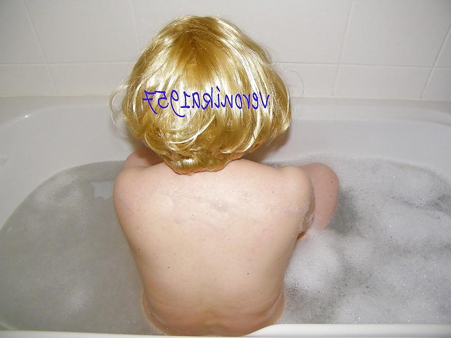 18P Blonde in the Bath