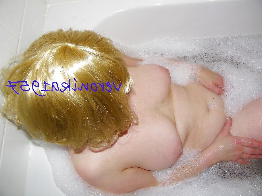 18P Blonde in the Bath