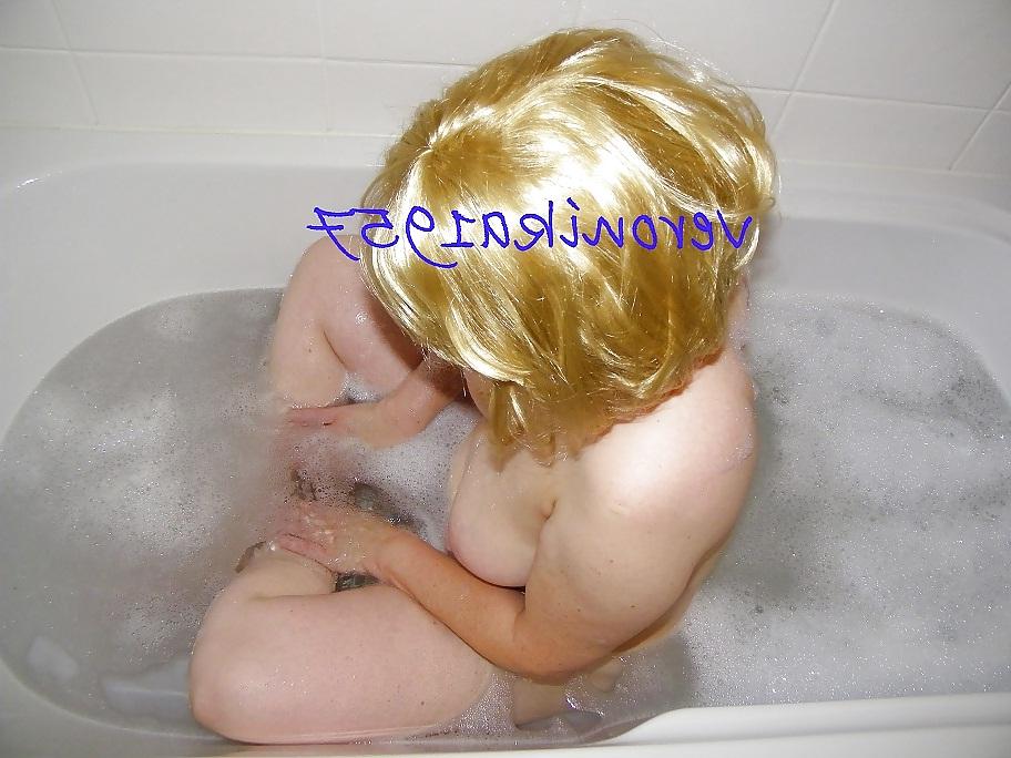 18P Blonde in the Bath