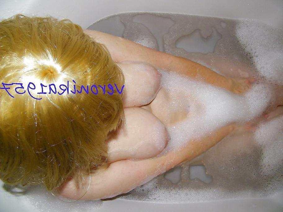 18P Blonde in the Bath