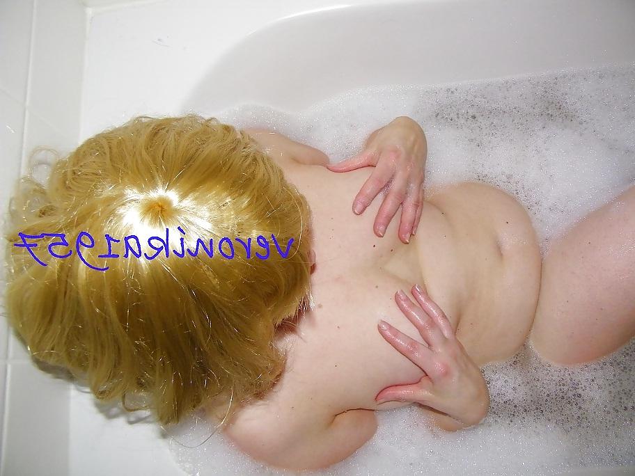 18P Blonde in the Bath