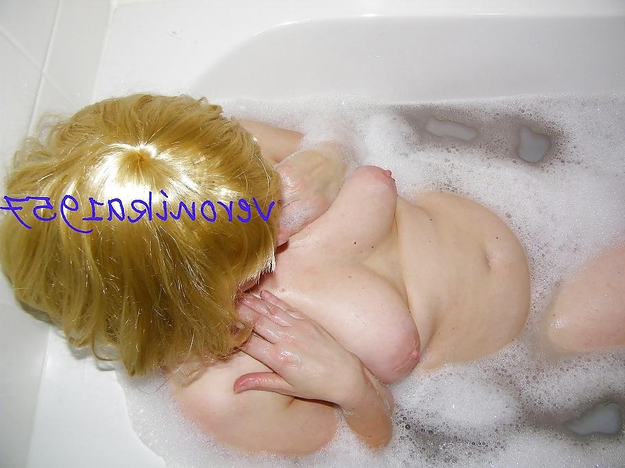 18P Blonde in the Bath