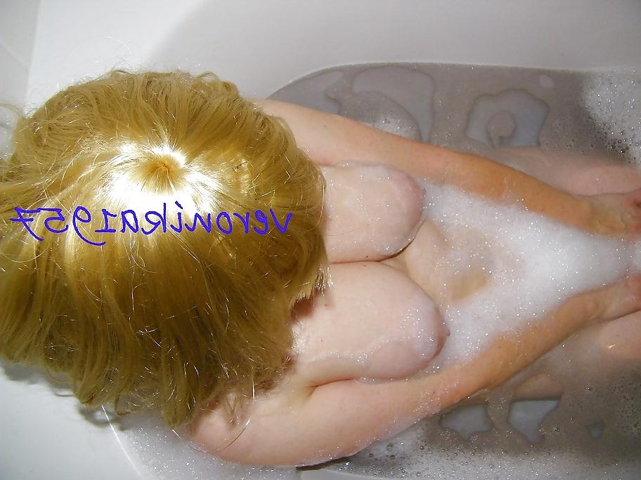 18P Blonde in the Bath