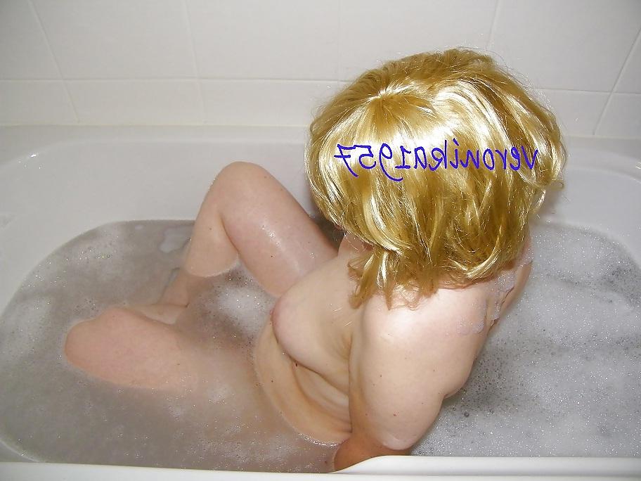 18P Blonde in the Bath