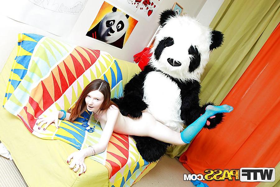 16P Hot fun fucking with panda bar