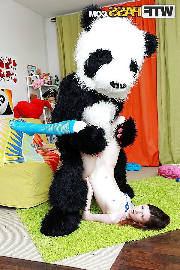 16P Hot fun fucking with panda bar