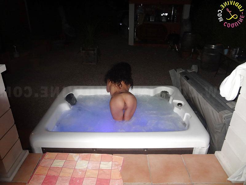12P Ludivine slut makes a jacuzzi at night