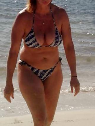 4P Milf in a bikini