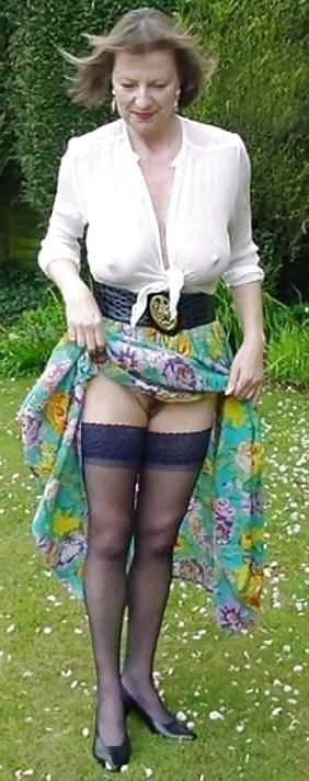 24P She forgot her bra 36.