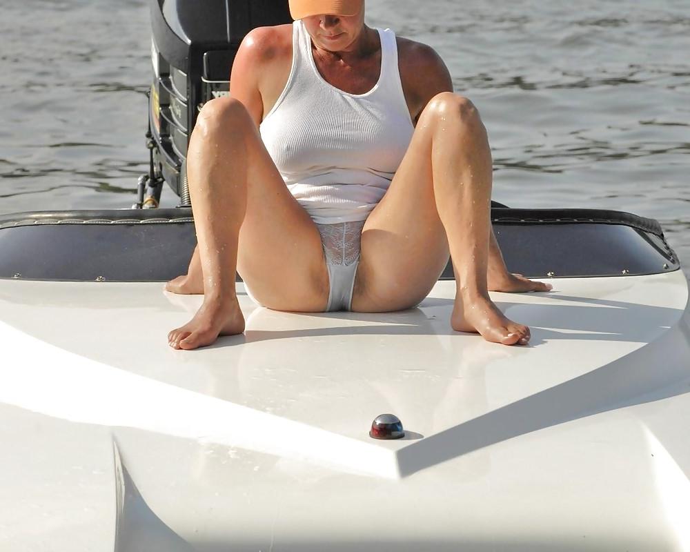 24P She forgot her bra 36.