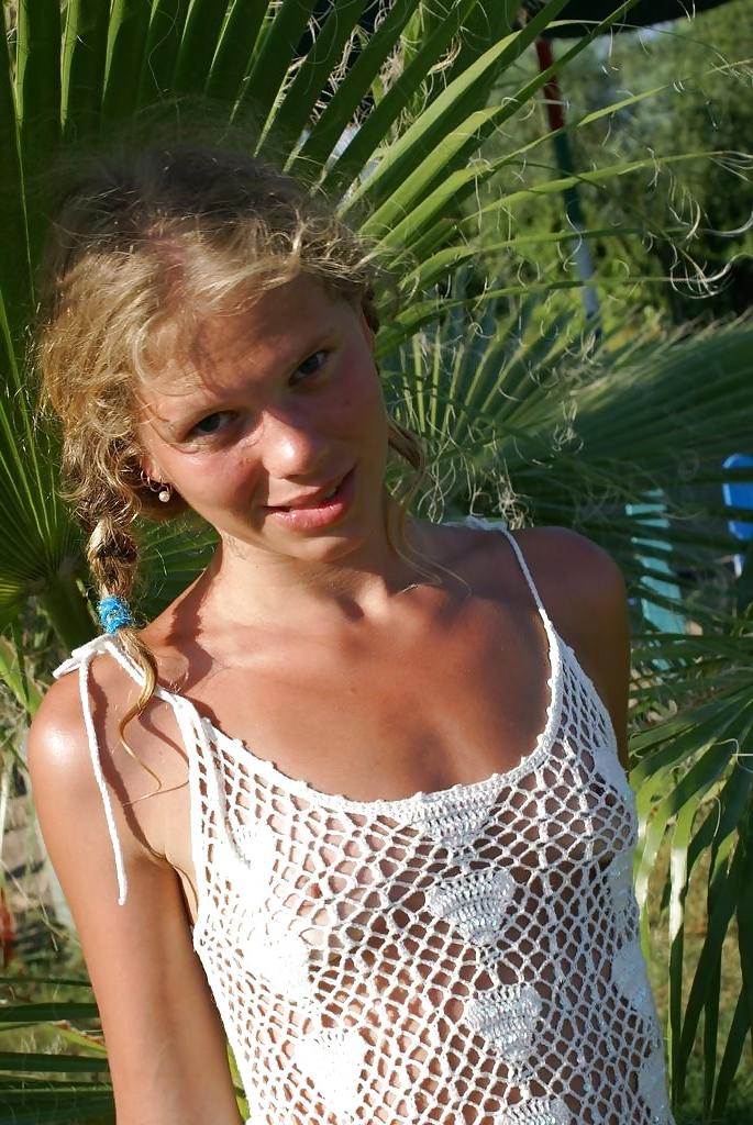 24P She forgot her bra 20.