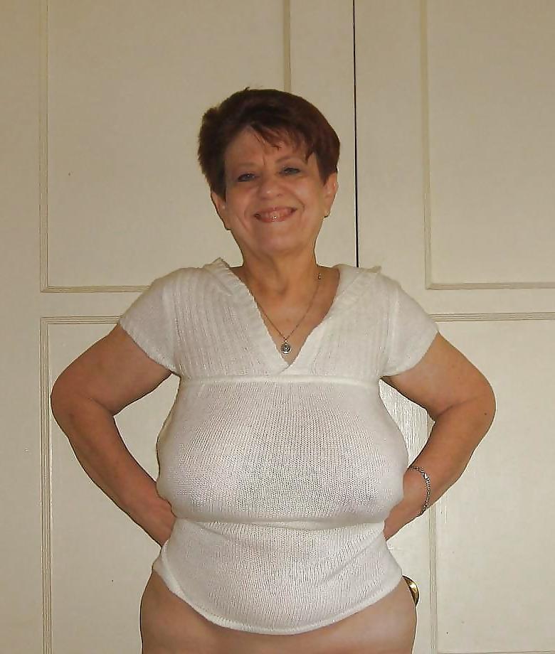 23P She forgot her bra 32.