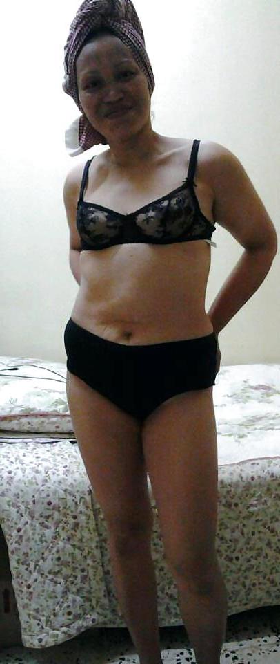 21P I am on bra and panty