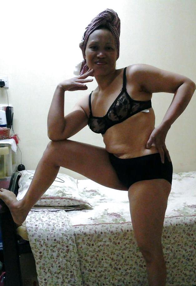 21P I am on bra and panty