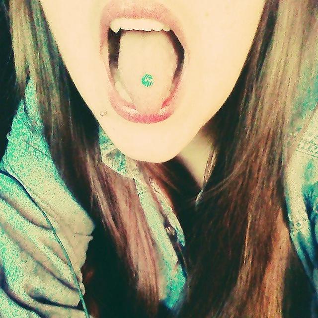 25P French Teen's Face Pics 