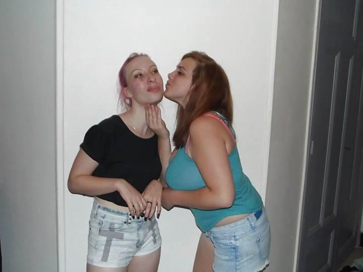25P French Teen's Face Pics 