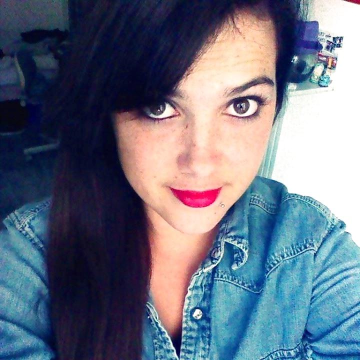25P French Teen's Face Pics 