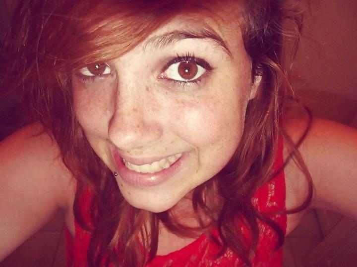 25P French Teen's Face Pics 