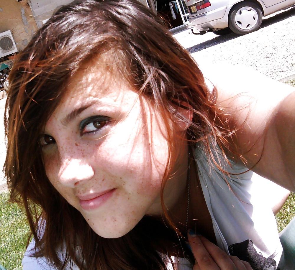 25P French Teen's Face Pics 