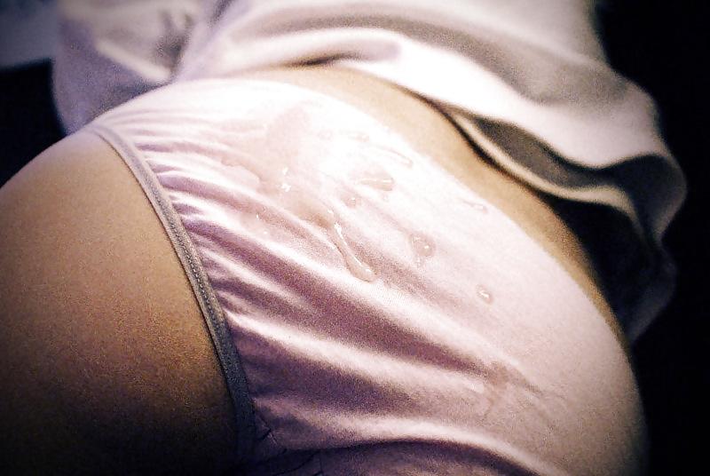 25P CUM ON HER PANTIES