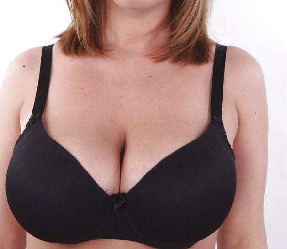 23P Chunky in bra 16