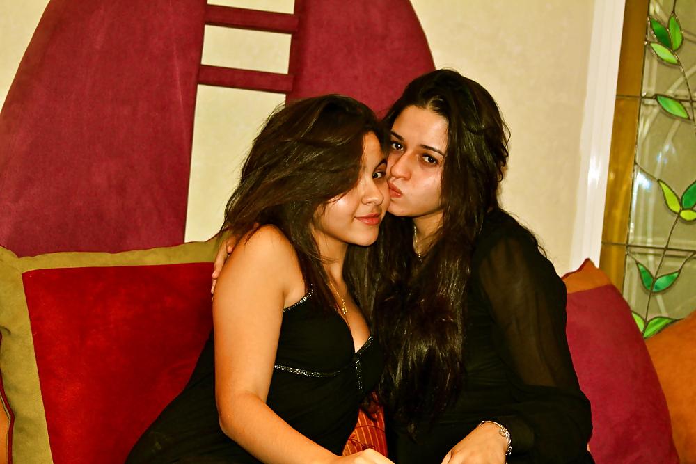 15P Safaa Morocco Girl Cum On Her