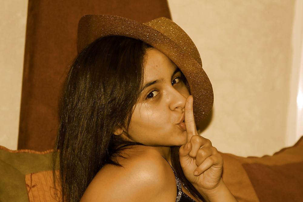 15P Safaa Morocco Girl Cum On Her