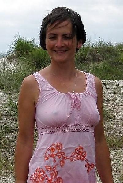 24P Women forgot her bra 2.