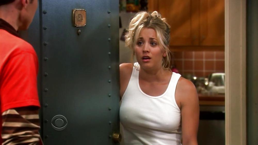 24P Women forgot her bra 2.