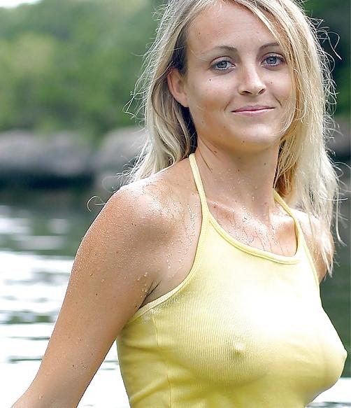 24P Women forgot her bra 2.