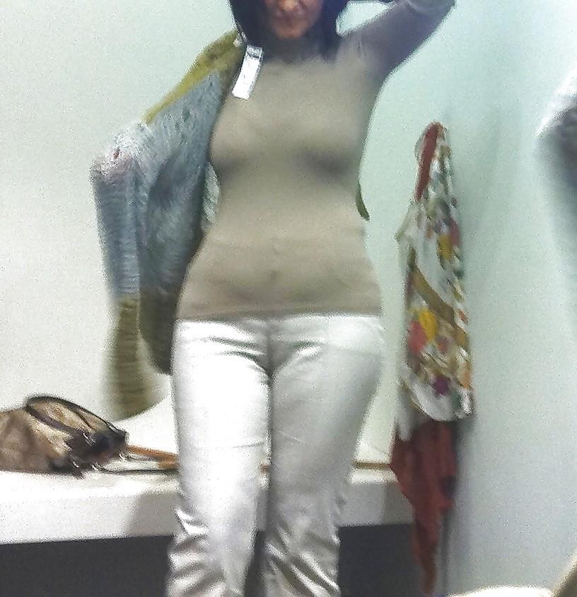 14P Tunisian girl spied in changing room
