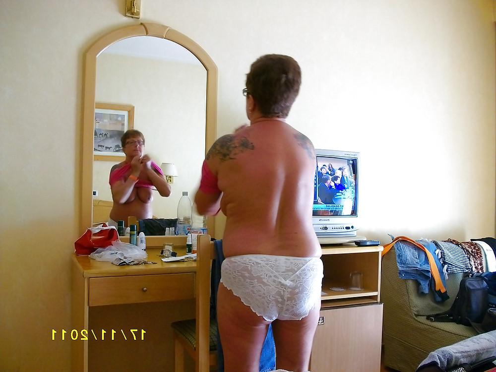 25P G I L F  Slut  26