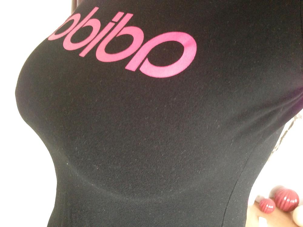 9P Aditits..goin to the gym bra-less hehehe