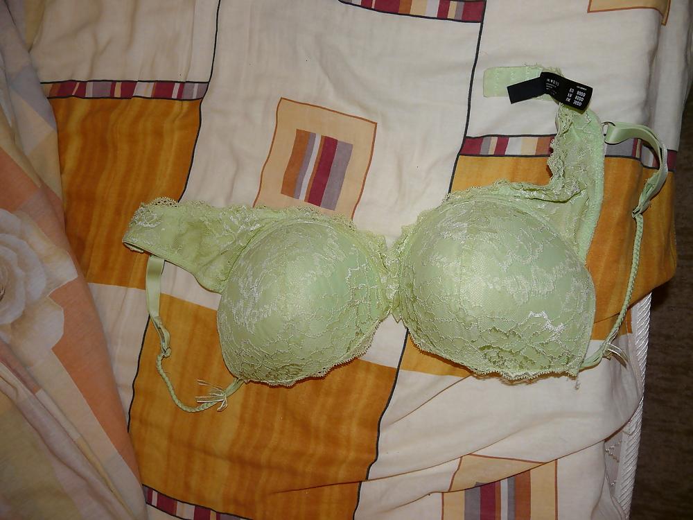 10P Green bra