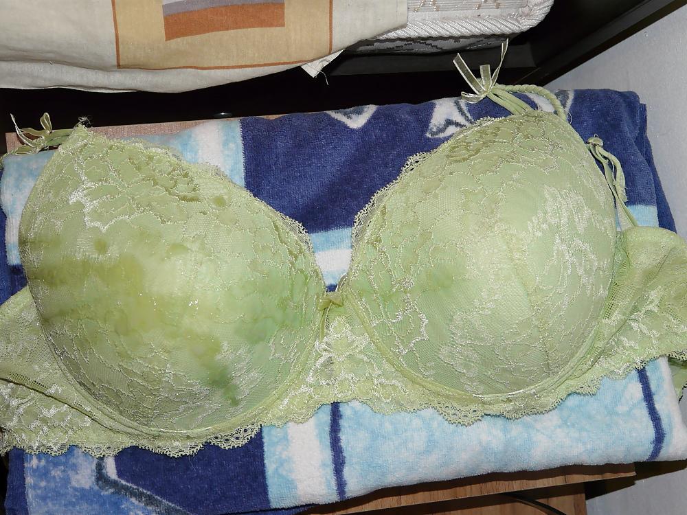 10P Green bra