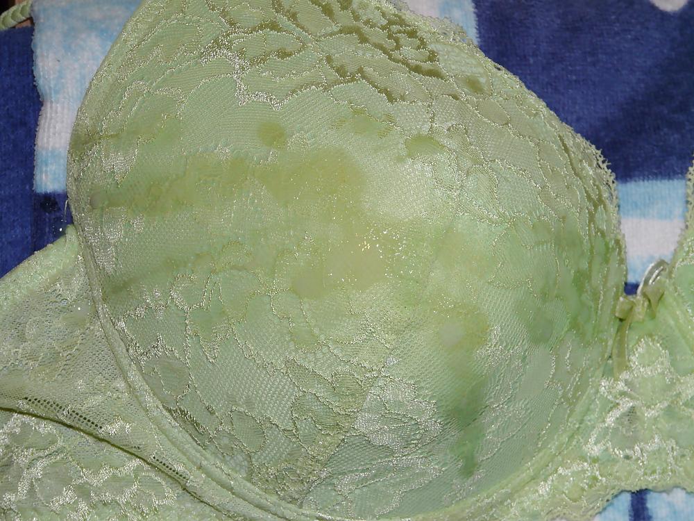 10P Green bra