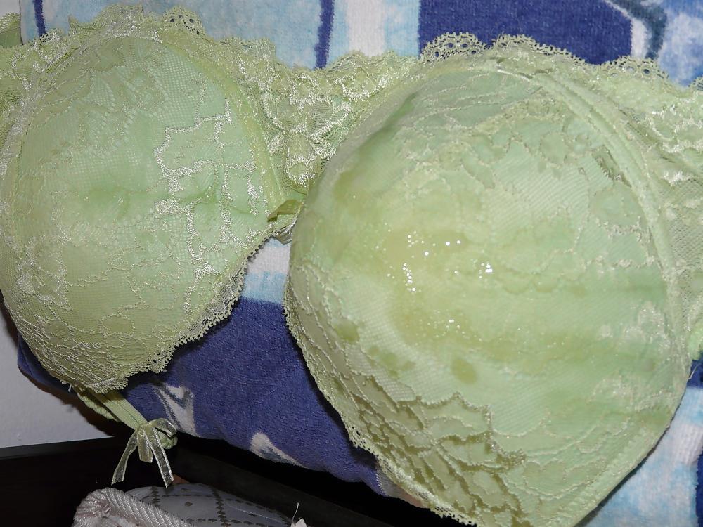 10P Green bra