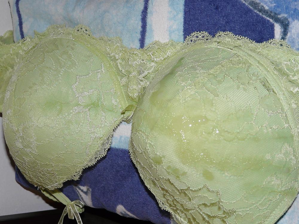 10P Green bra