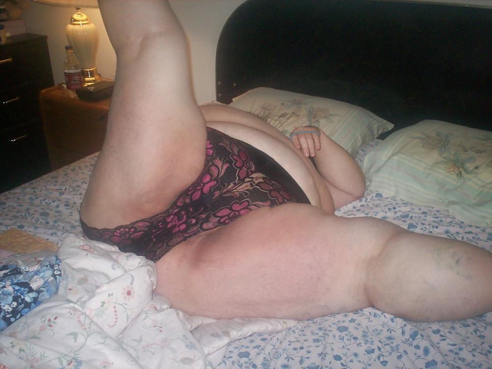 10P Showing off in the bed room 