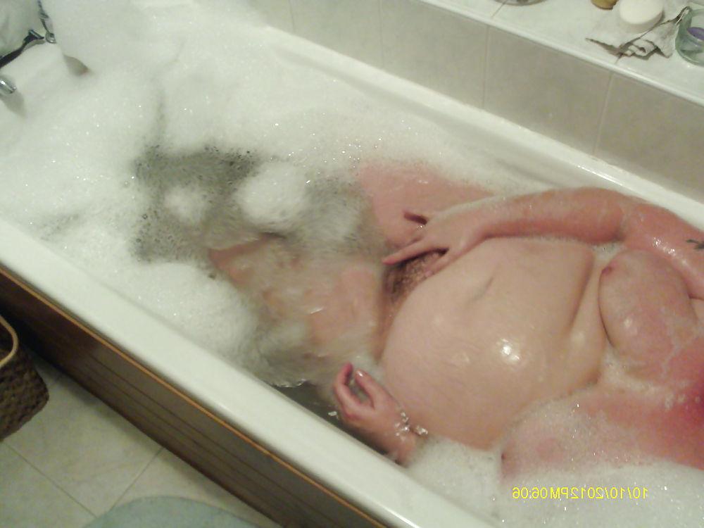 8P Bath time 