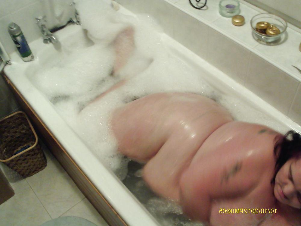 8P Bath time 