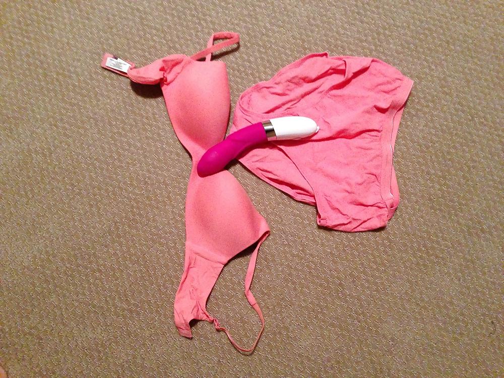 6P My wife's dildo, bra and panty!