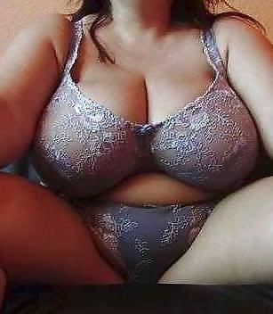 21P Chunky tits in bra 17