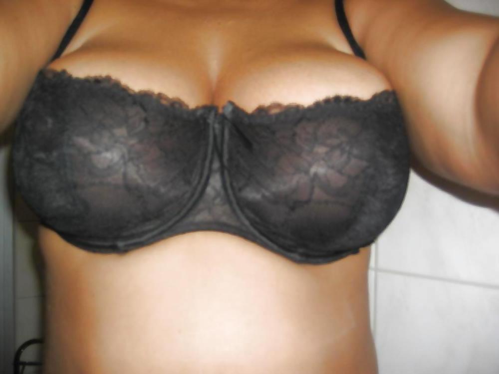 21P Chunky tits in bra 17