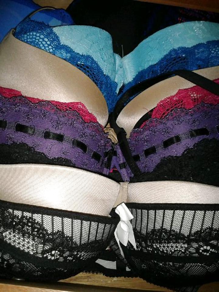 10P Pics of her Bra Drawer