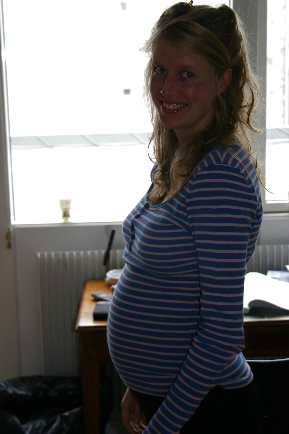 25P Pregnant Wife