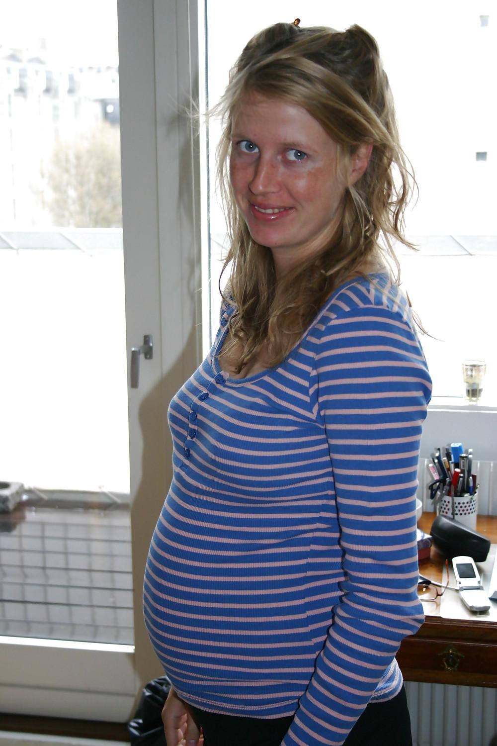 25P Pregnant Wife