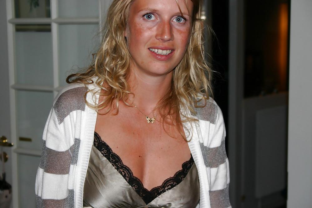 25P Pregnant Wife