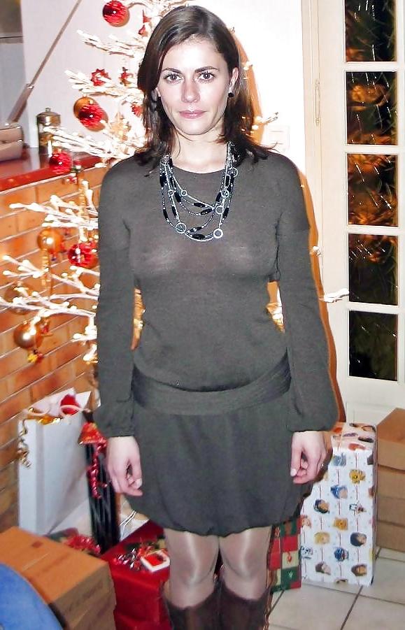24P She forgot her bra 44.
