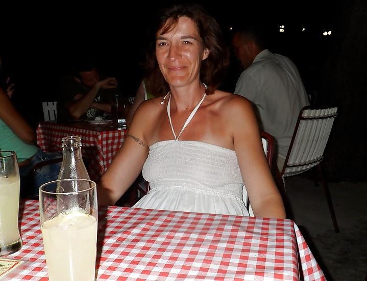 24P She forgot her bra 44.